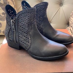 Like new booties! Only worn a few times.